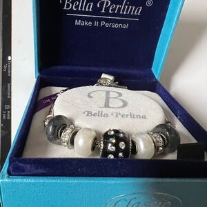 Bella Perlina Black and White Beaded Bracelet